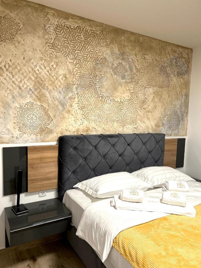 Apartman Lux-Besplatno Koriscenje Zasebne Garaze Sremska Mitrovica Eksteriør billede