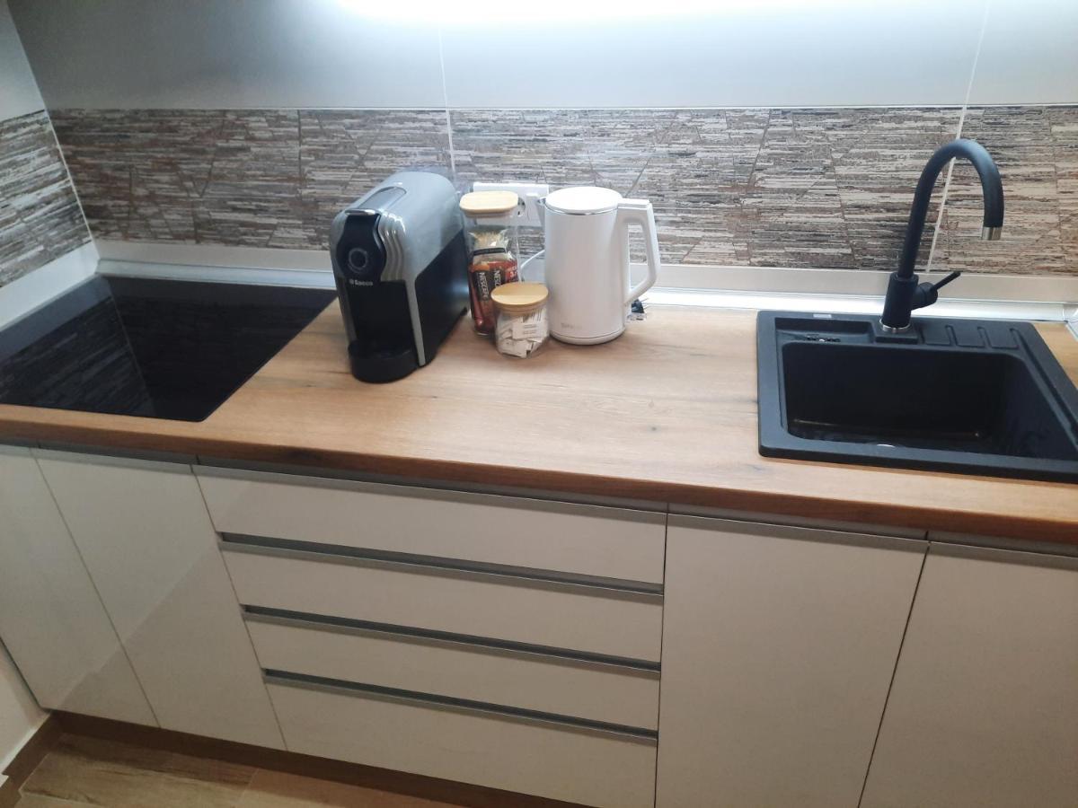 Apartman Lux-Besplatno Koriscenje Zasebne Garaze Sremska Mitrovica Eksteriør billede